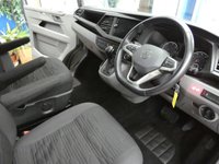 USED 2020 70 VOLKSWAGEN TRANSPORTER SHUTTLE 2.0 SHUTTLE SE TDI 5d 148 BHP LWB 8 SEATS SAT NAV REAR VIEW CAMERA CRUISE OCNTROL PARKING SENSORS AUTO FOLDING SIDE STEPS 1 OWNER EXCELLENT SERVICE HISTORY GENUINE LOW MILEAGE