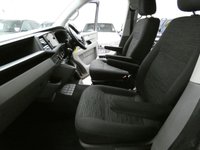 USED 2020 70 VOLKSWAGEN TRANSPORTER SHUTTLE 2.0 SHUTTLE SE TDI 5d 148 BHP LWB 8 SEATS SAT NAV REAR VIEW CAMERA CRUISE OCNTROL PARKING SENSORS AUTO FOLDING SIDE STEPS 1 OWNER EXCELLENT SERVICE HISTORY GENUINE LOW MILEAGE