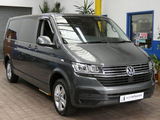 2020 70 Volkswagen Transporter Shuttle 2.0 SHUTTLE SE TDI 5d 148 BHP
