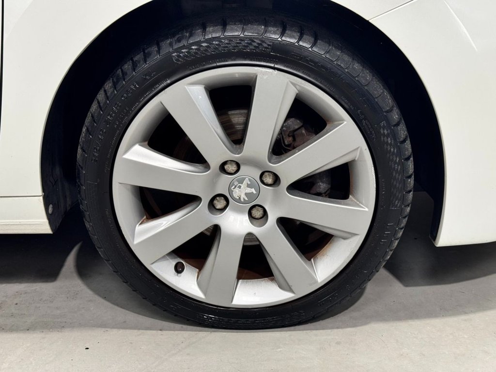 USED 2014 63 PEUGEOT 5008 2.0 HDI ALLURE 5d 150 BHP 18"ALLOYS+PAN ROOF+ REV CAMERA