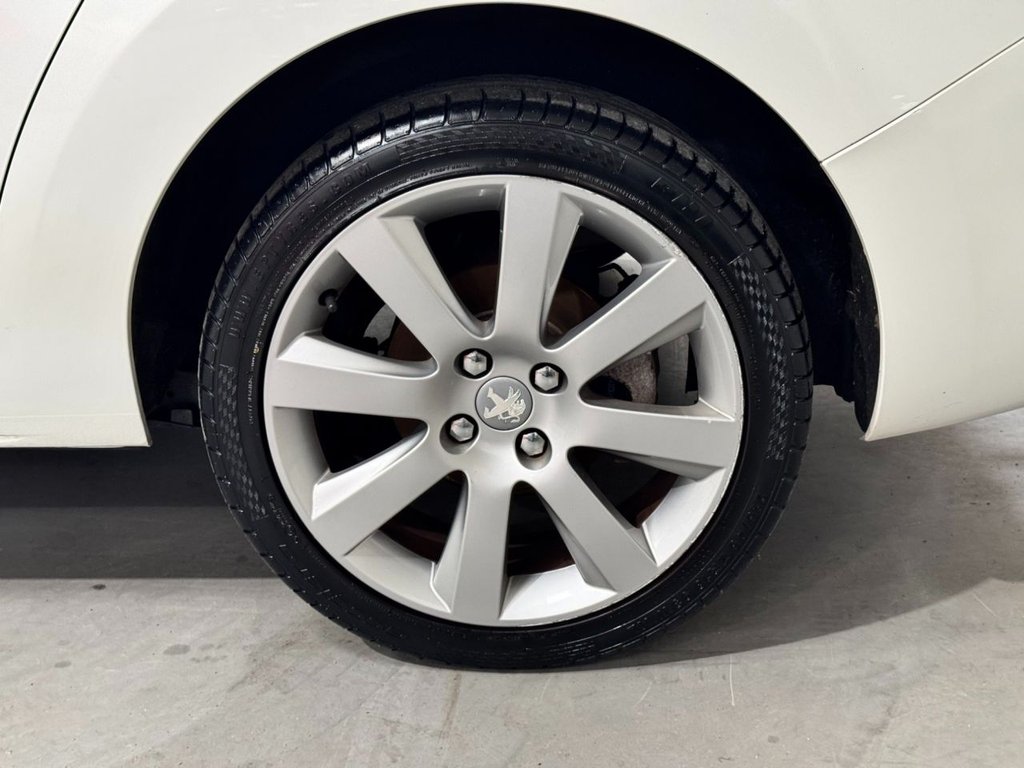 USED 2014 63 PEUGEOT 5008 2.0 HDI ALLURE 5d 150 BHP 18"ALLOYS+PAN ROOF+ REV CAMERA