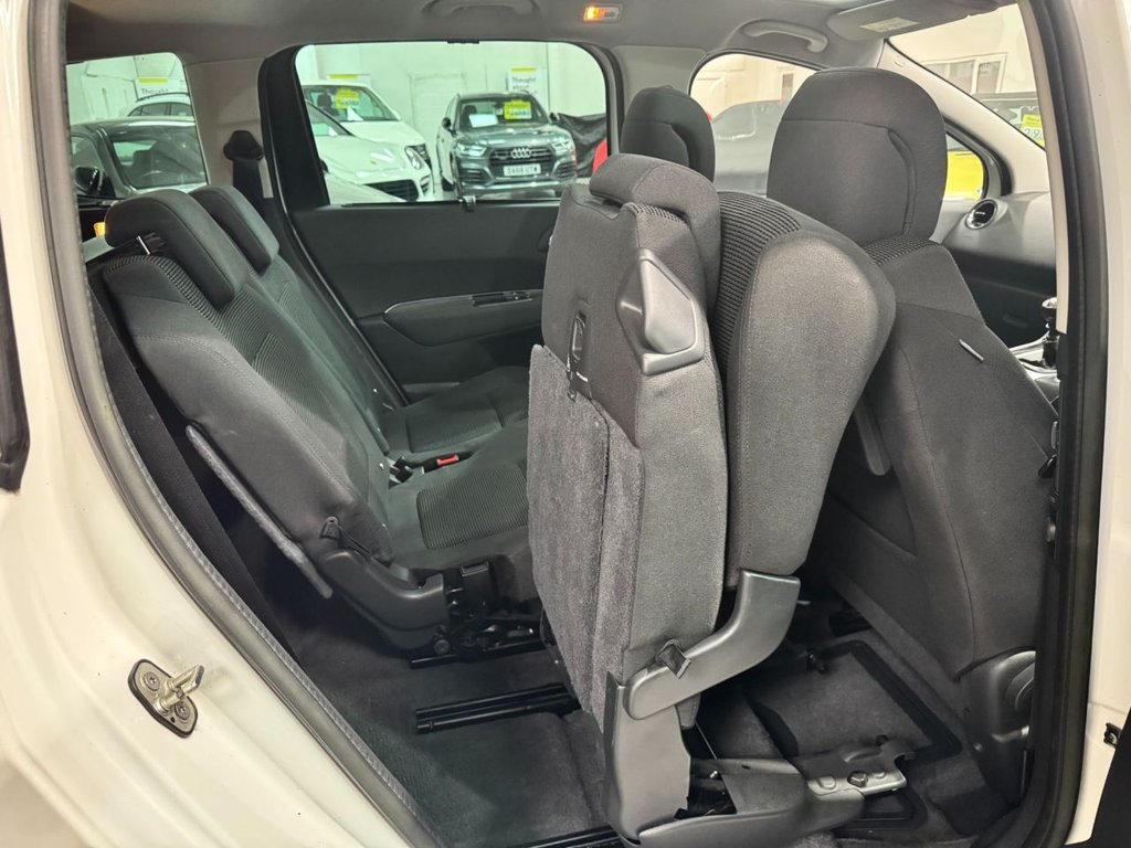 USED 2014 63 PEUGEOT 5008 2.0 HDI ALLURE 5d 150 BHP 18"ALLOYS+PAN ROOF+ REV CAMERA