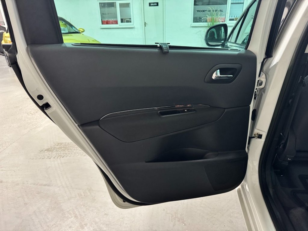 USED 2014 63 PEUGEOT 5008 2.0 HDI ALLURE 5d 150 BHP 18"ALLOYS+PAN ROOF+ REV CAMERA