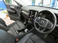 USED 2020 70 VOLVO XC40 2.0 B4 INSCRIPTION PRO MHEV 5d 195 BHP SAT NAV HEATED LEATHER INTERIOR REAR VIEW CAMERA CRUISE CONTROL PARKING SENSOR 1 OWNER SERVICE HISTORY