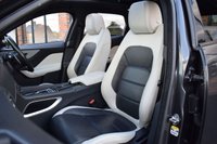 USED 2017 67 JAGUAR F-PACE 3.0 V6 S AWD 5d 296 BHP HEATED FRONT & REAR SEATS