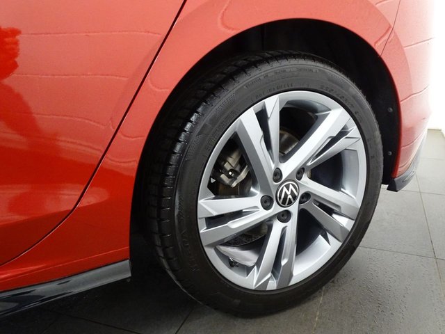 2024 Volkswagen Golf 1.5L R-Line TSI 5dr - Photo 4