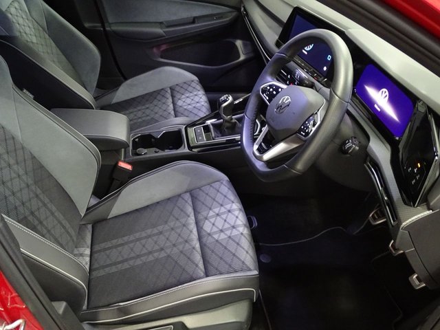 2024 Volkswagen Golf 1.5L R-Line TSI 5dr - Photo 3