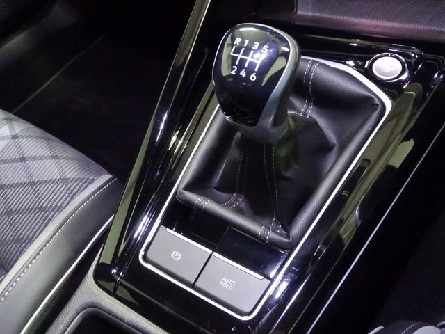 2024 Volkswagen Golf 1.5L R-Line TSI 5dr - Photo 9