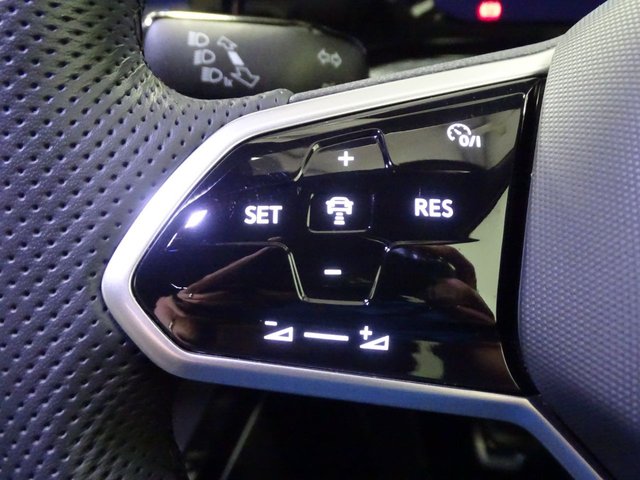 2024 Volkswagen Golf 1.5L R-Line TSI 5dr - Photo 10