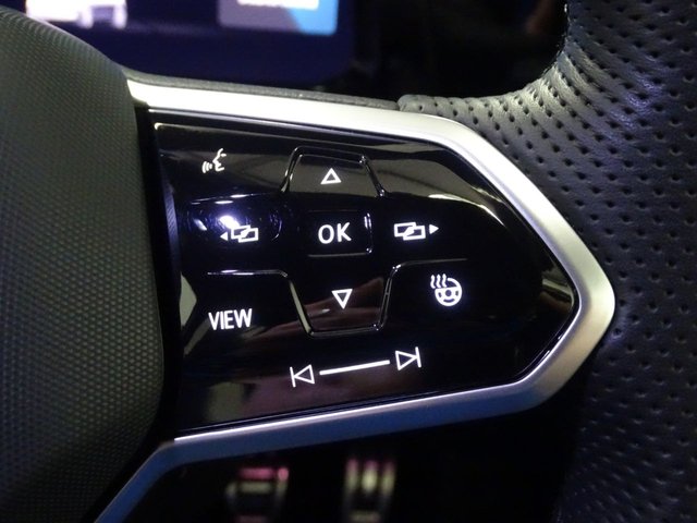 2024 Volkswagen Golf 1.5L R-Line TSI 5dr - Photo 11