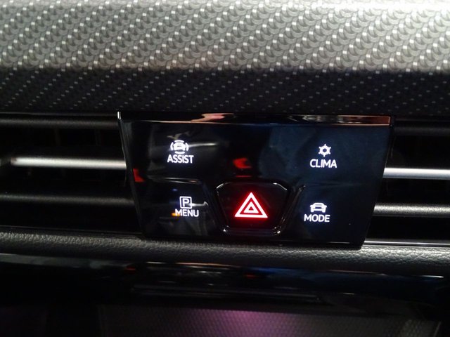 2024 Volkswagen Golf 1.5L R-Line TSI 5dr - Photo 12