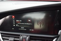 USED 2017 17 ALFA ROMEO GIULIA 2.0 TB VELOCE 4d 277 BHP FSH-LOW MILEAGE-ULEZ-CAZ