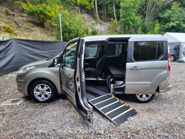View our FORD TOURNEO CONNECT