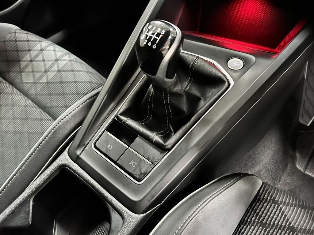 USED 2021 21 VOLKSWAGEN GOLF 1.5 R-LINE TSI 5d 129 BHP 1 OWNER + FULL VW SERV HISTORY