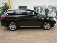 USED 2020 20 MITSUBISHI OUTLANDER 2.4 PHEV EXCEED SAFETY 5d 222 BHP SAT NAV HEATED LEATHER REAR VIEW CAMERA PARKING SENSORS 1 OWNER SERVICE LOW MILES