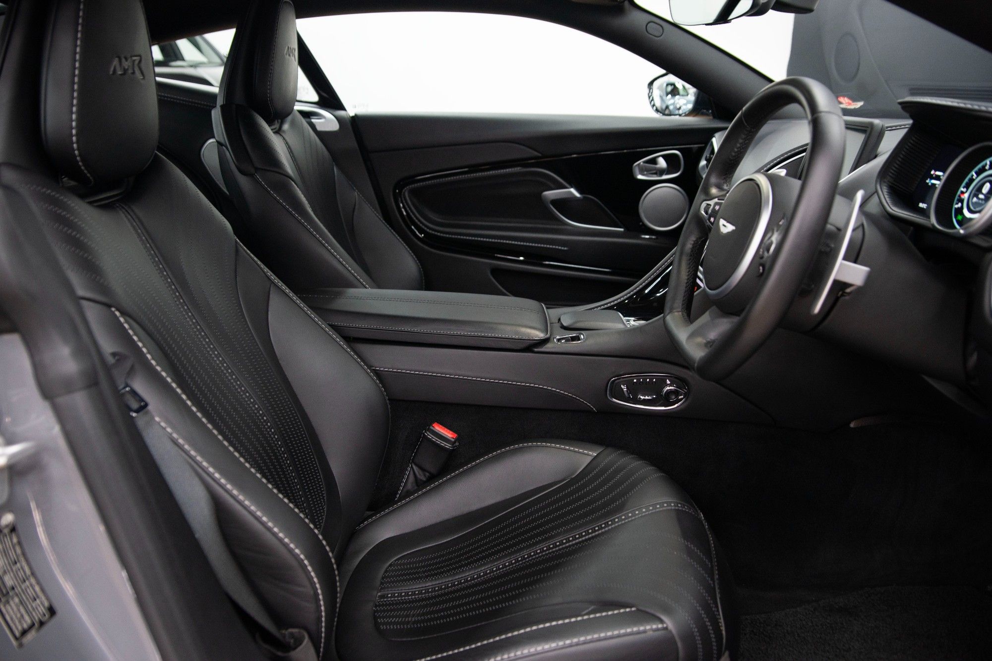 USED 2019 19 ASTON MARTIN DB11 5.2 AMR V12 