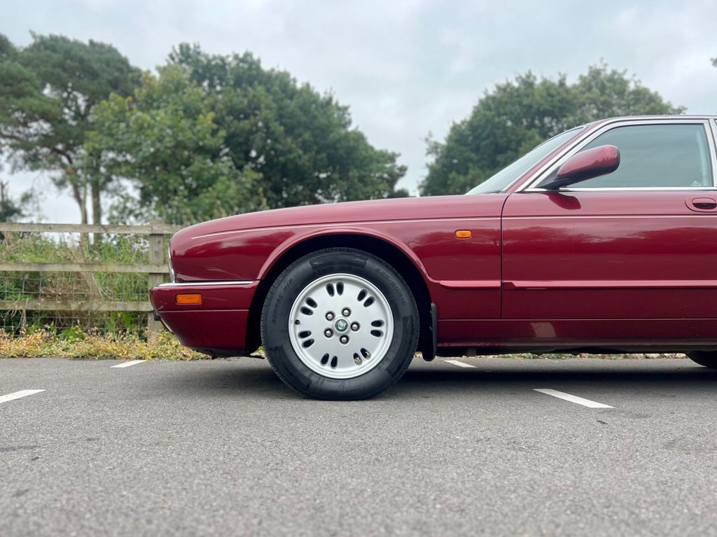 USED 1996 P JAGUAR XJ SOVEREIGN // 4d // 3200 216 BHP // px swap 