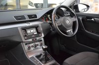 USED 2013 63 VOLKSWAGEN PASSAT 2.0 HIGHLINE TDI BLUEMOTION TECHNOLOGY 5d 139 BHP FVSH-F/RPARK-NAV-BTOOTH-USBAUX