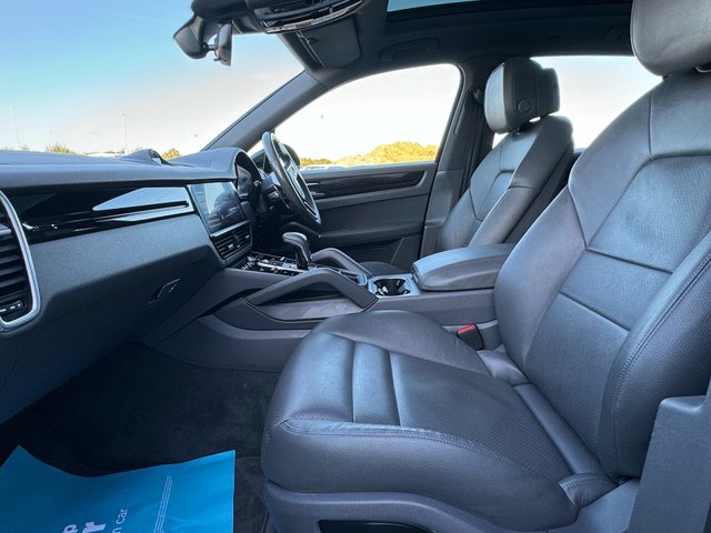 2019 PORSCHE CAYENNE 3.0 V6 5d 456 BHP - Photo 5