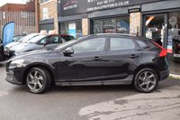 USED 2015 65 VOLVO V40 2.0 D2 CROSS COUNTRY LUX 5d 118 BHP We At Radley Motor Company, Are Proud  To Offer You This 2015 (65) Volvo V40 Cross Country 2.0 D2 Lux Euro 6 (s/s) 5dr Having Covered 129000 miles.