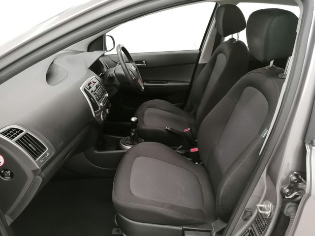 2014 HYUNDAI I20 - Photo 7