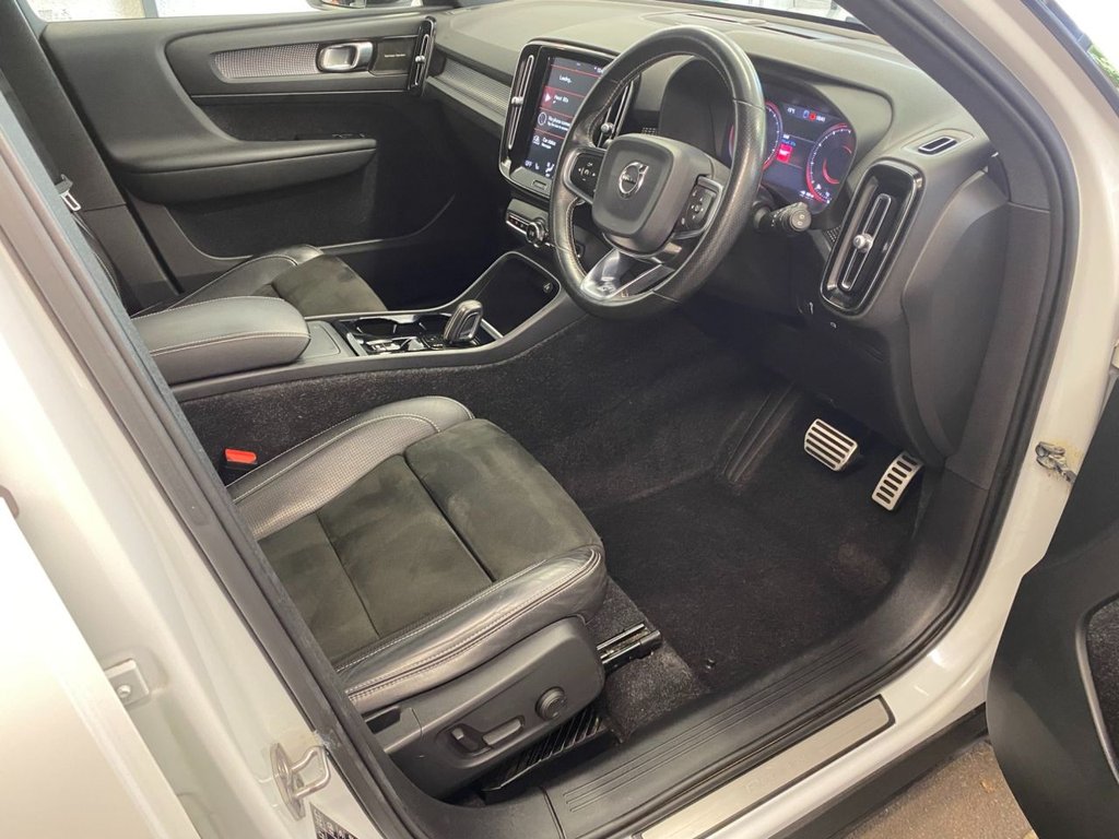 USED 2018 18 VOLVO XC40 2.0 T5 FIRST EDITION AWD 5d 247 BHP FIRST EDITION FULL HISTORY