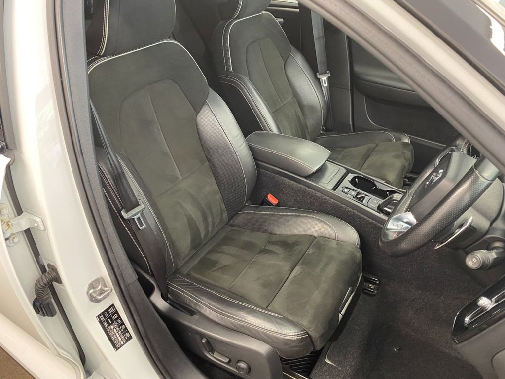 USED 2018 18 VOLVO XC40 2.0 T5 FIRST EDITION AWD 5d 247 BHP FIRST EDITION FULL HISTORY