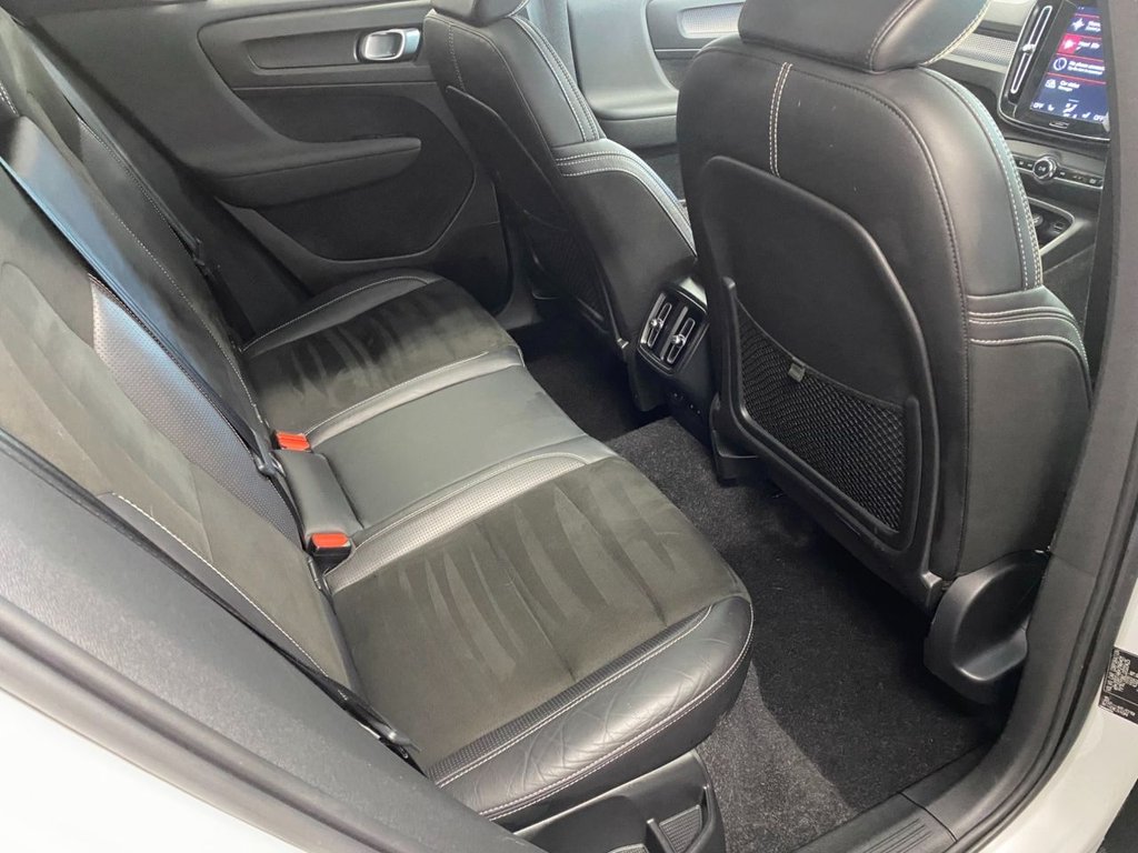 USED 2018 18 VOLVO XC40 2.0 T5 FIRST EDITION AWD 5d 247 BHP FIRST EDITION FULL HISTORY