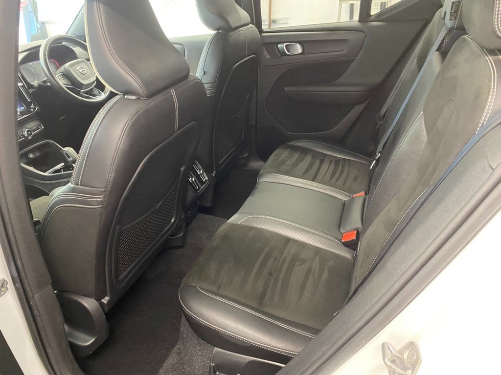 USED 2018 18 VOLVO XC40 2.0 T5 FIRST EDITION AWD 5d 247 BHP FIRST EDITION FULL HISTORY