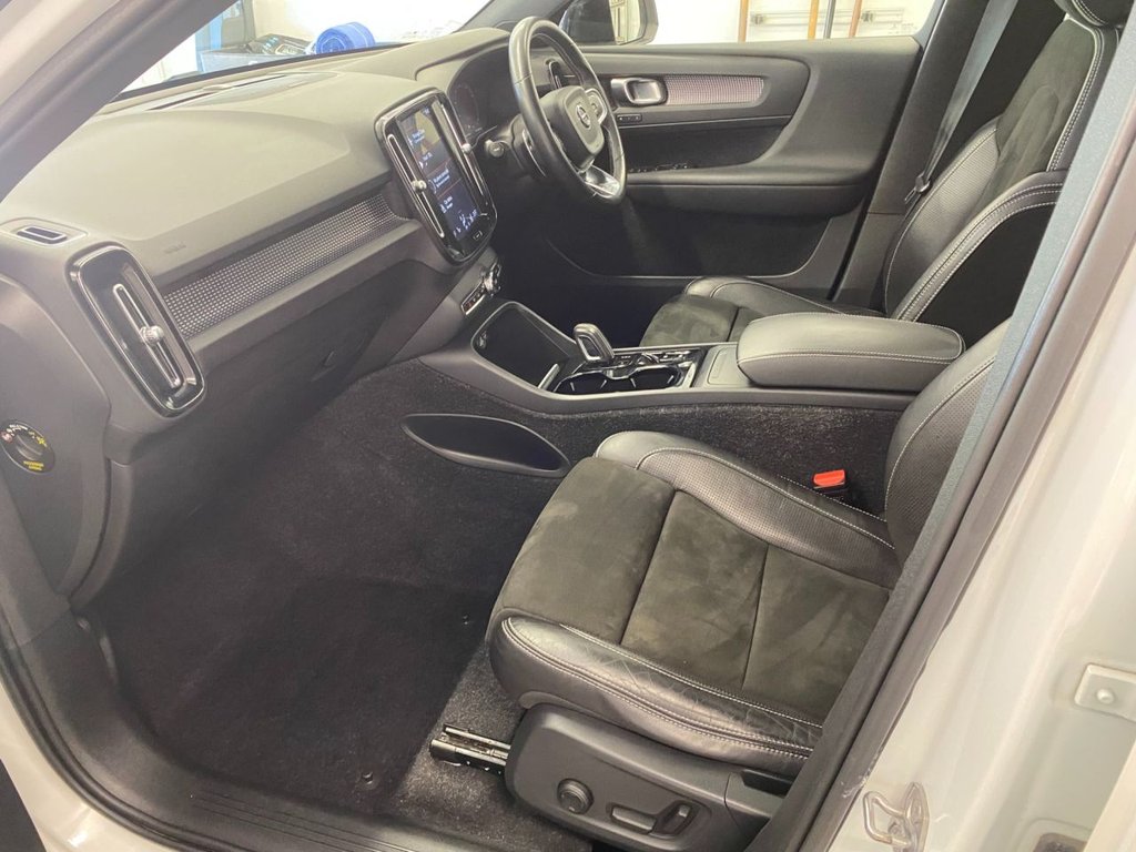 USED 2018 18 VOLVO XC40 2.0 T5 FIRST EDITION AWD 5d 247 BHP FIRST EDITION FULL HISTORY