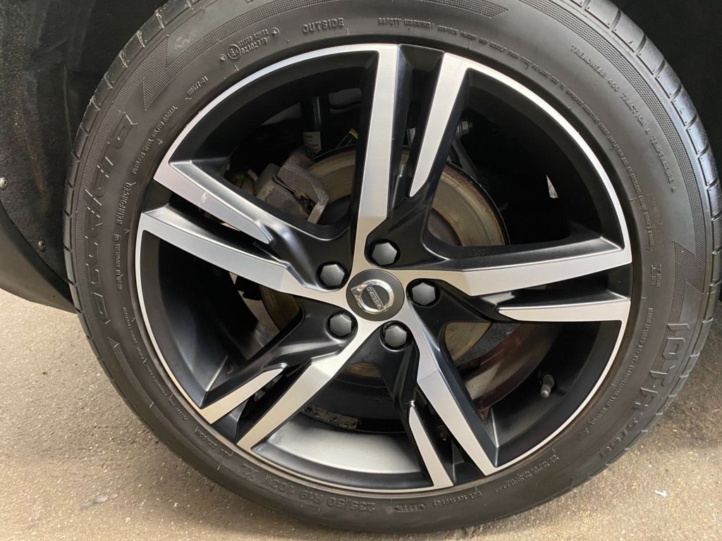 USED 2018 18 VOLVO XC40 2.0 T5 FIRST EDITION AWD 5d 247 BHP FIRST EDITION FULL HISTORY