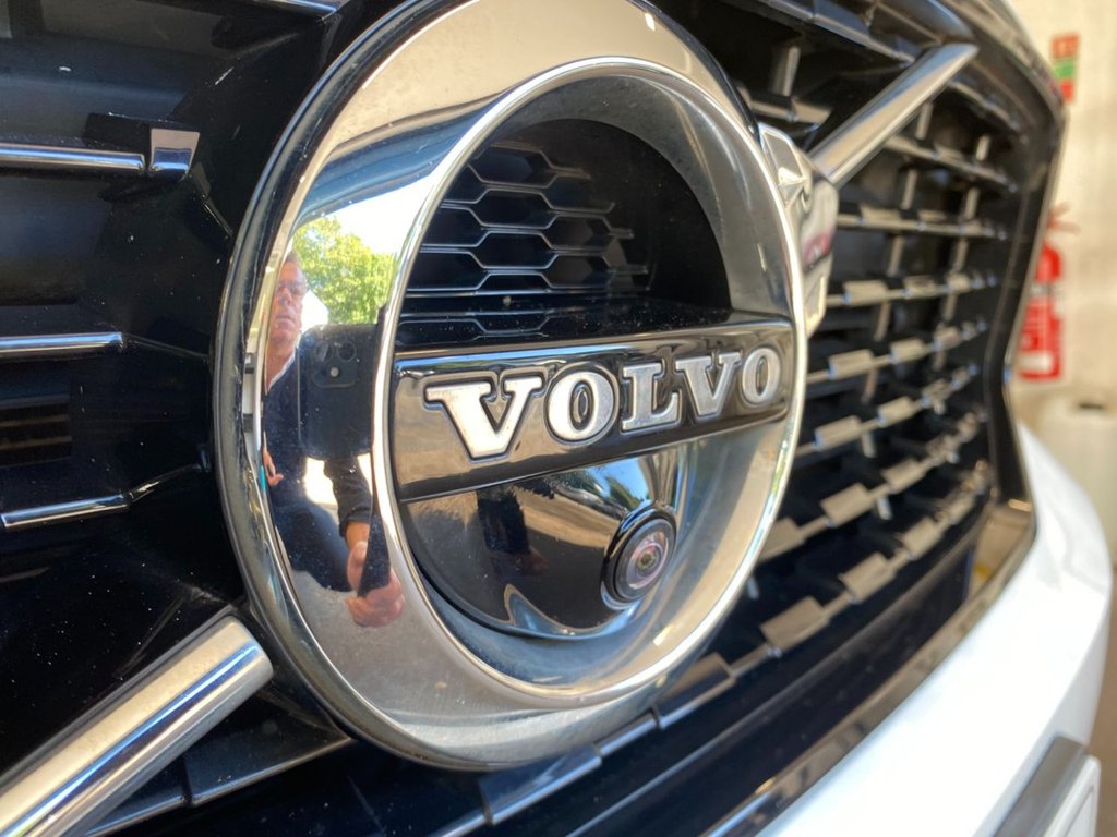 USED 2018 18 VOLVO XC40 2.0 T5 FIRST EDITION AWD 5d 247 BHP FIRST EDITION FULL HISTORY