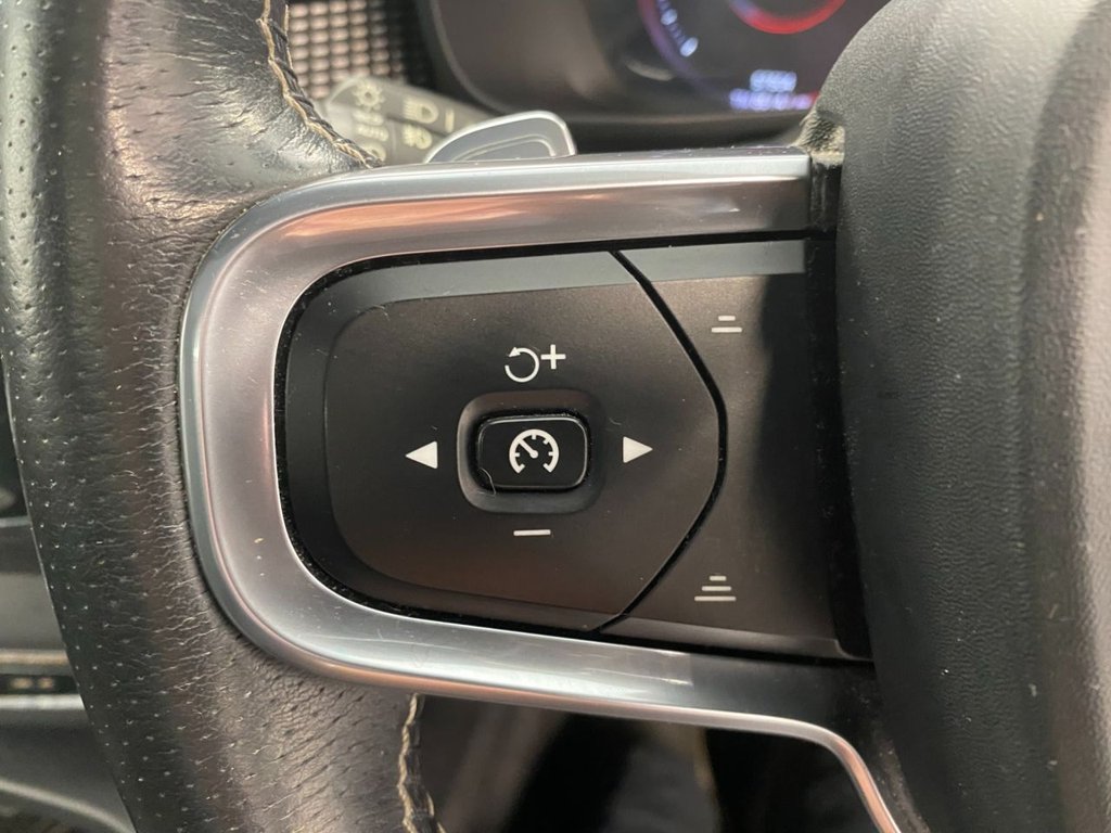 USED 2018 18 VOLVO XC40 2.0 T5 FIRST EDITION AWD 5d 247 BHP FIRST EDITION FULL HISTORY