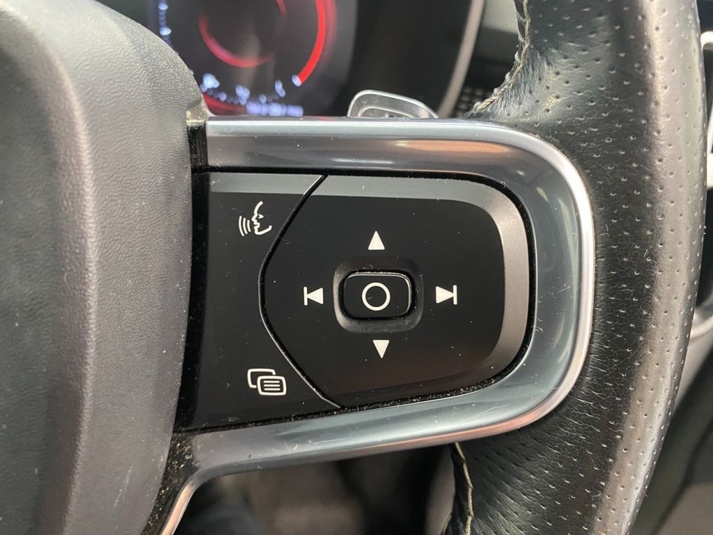 USED 2018 18 VOLVO XC40 2.0 T5 FIRST EDITION AWD 5d 247 BHP FIRST EDITION FULL HISTORY