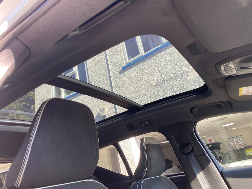 USED 2018 18 VOLVO XC40 2.0 T5 FIRST EDITION AWD 5d 247 BHP FIRST EDITION FULL HISTORY