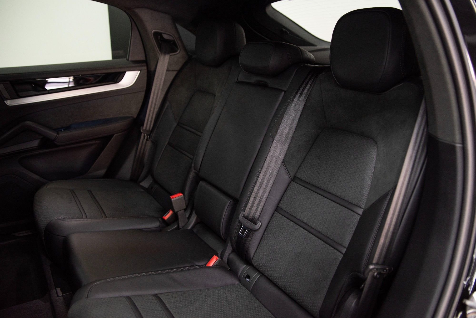 USED 2024 74 PORSCHE CAYENNE GTS 
