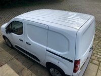 USED 2021 21 PEUGEOT PARTNER 1.5 BLUEHDI PROFESSIONAL L1 101 BHP 1.5 BLUE-HDi - 1 OWNER FROM BRAND NEW - 19,719 MILES ONLY - PANEL VAN - DOUBLE REAR DOORS - N/S SIDE SLIDING DOOR - PLY LINED REAR - BIG SAVING ON LIST PRICE WHEN NEW