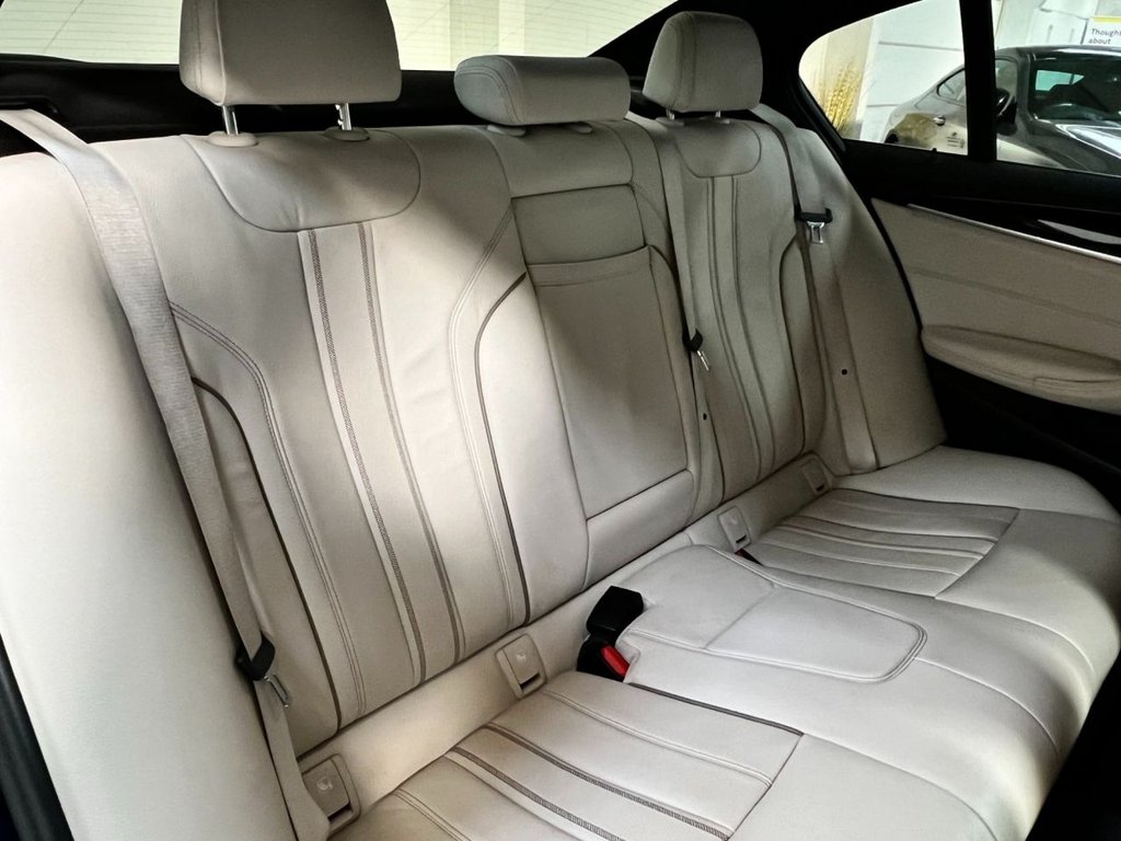 USED 2018 18 BMW 5 SERIES 3.0 540I XDRIVE M SPORT 4d 335 BHP 19"ALLOYS+COMFORT PACK+REV CAM