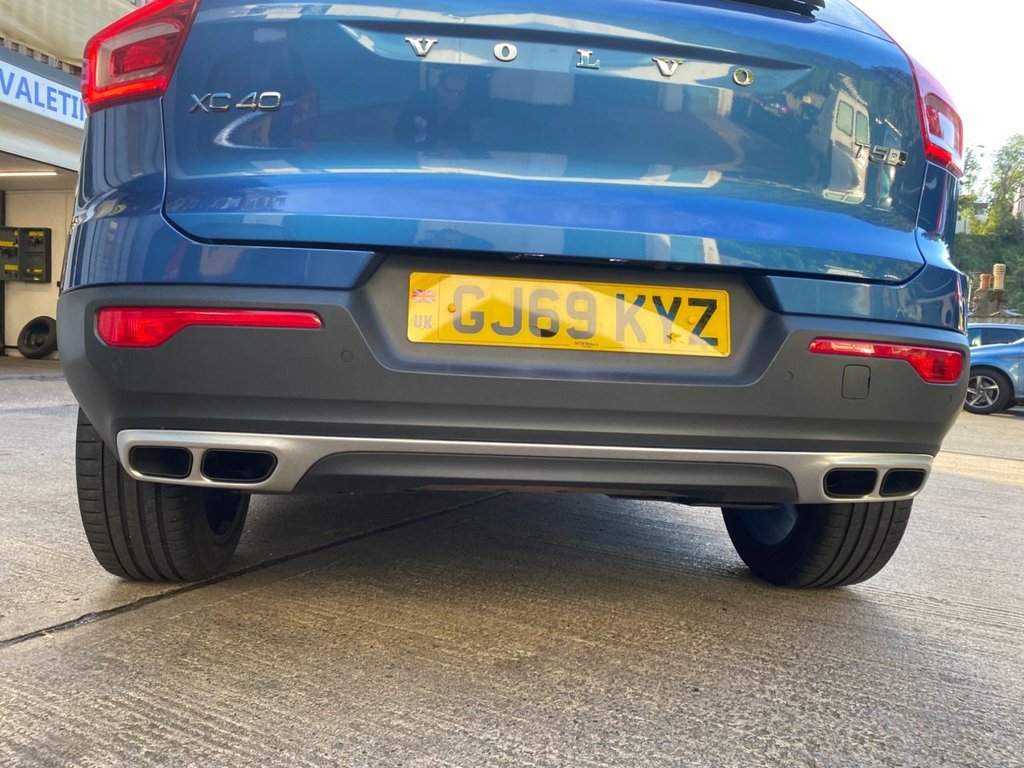 USED 2019 69 VOLVO XC40 2.0 T5 R-DESIGN PRO AWD 5d 245 BHP 