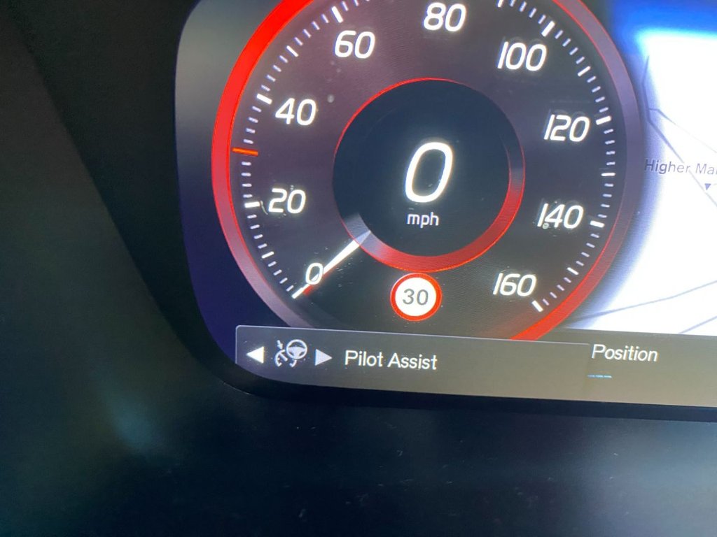 USED 2019 69 VOLVO XC40 2.0 T5 R-DESIGN PRO AWD 5d 245 BHP 