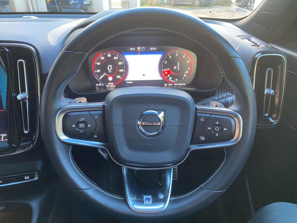 USED 2019 69 VOLVO XC40 2.0 T5 R-DESIGN PRO AWD 5d 245 BHP 