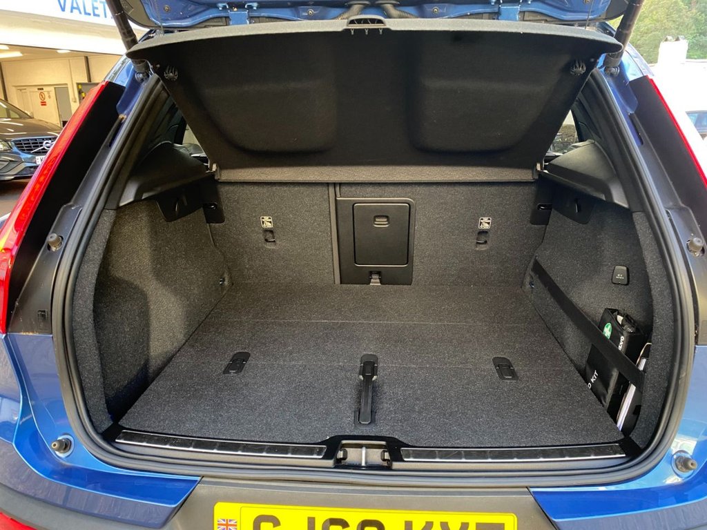 USED 2019 69 VOLVO XC40 2.0 T5 R-DESIGN PRO AWD 5d 245 BHP 