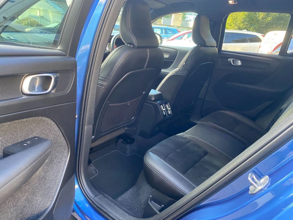 USED 2019 69 VOLVO XC40 2.0 T5 R-DESIGN PRO AWD 5d 245 BHP 