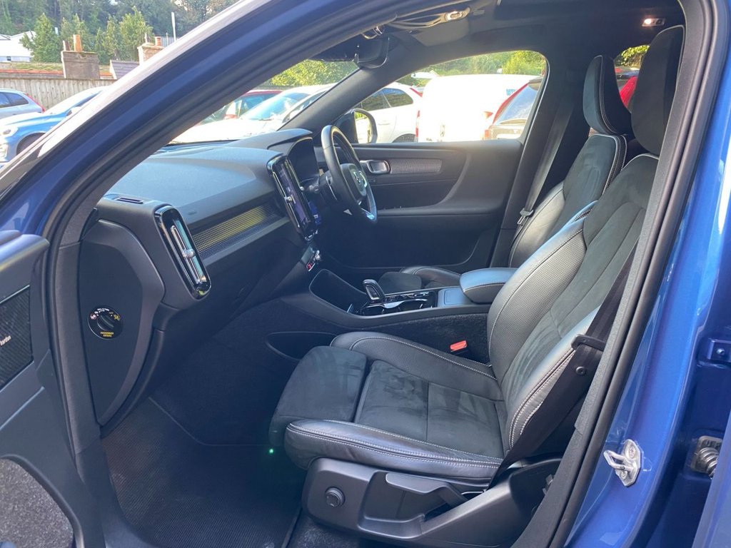 USED 2019 69 VOLVO XC40 2.0 T5 R-DESIGN PRO AWD 5d 245 BHP 