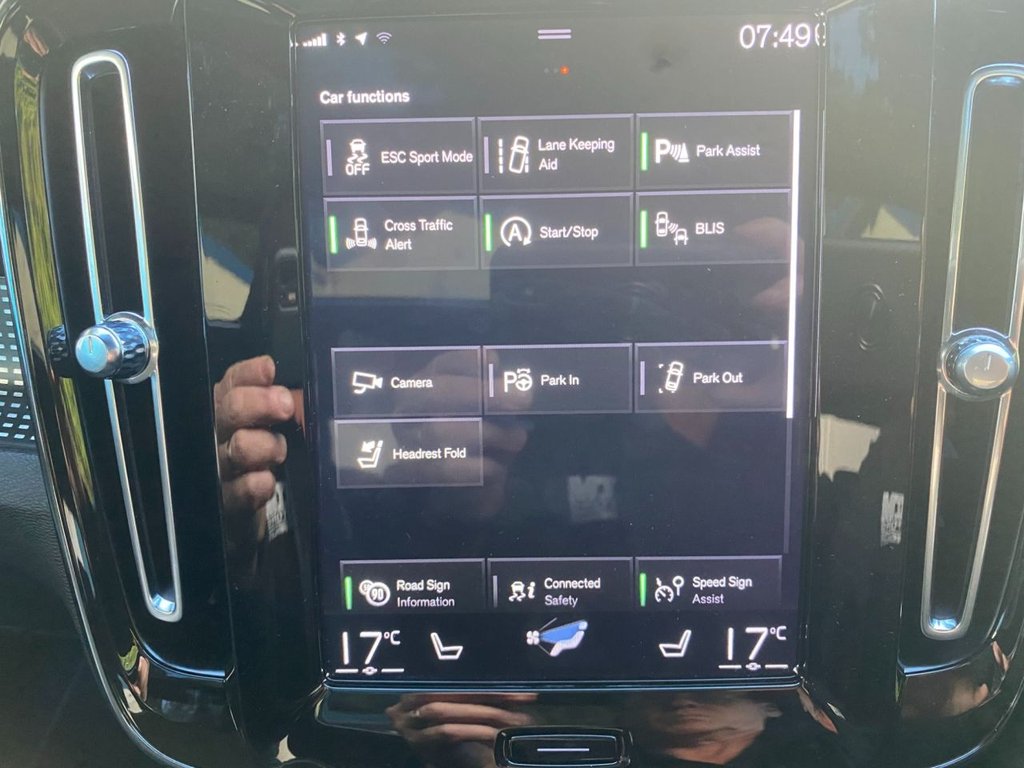 USED 2019 69 VOLVO XC40 2.0 T5 R-DESIGN PRO AWD 5d 245 BHP 