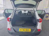 USED 2016 16 RENAULT KADJAR 1.5 SIGNATURE NAV DCI 5d 110 BHP SATNAV BLUETOOTH PARKINGSENSOR