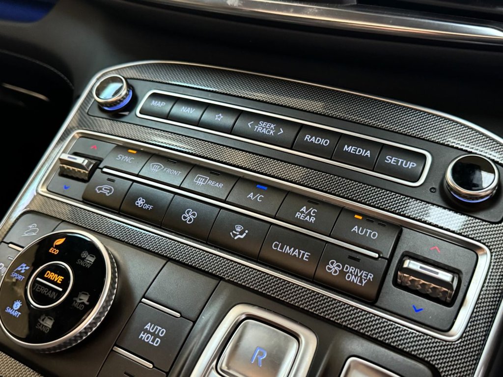 USED 2022 22 HYUNDAI SANTA FE 1.6 ULTIMATE 5d 227 BHP 