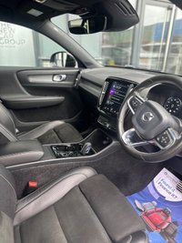USED 2019 19 VOLVO XC40 2.0 D3 R-DESIGN PRO 5d 148 BHP 