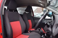 USED 2015 15 TOYOTA YARIS 1.3 VVT-I SPORT 5d 99 BHP RCAM-BTOOTH-NAV-ULEZ-CAZ