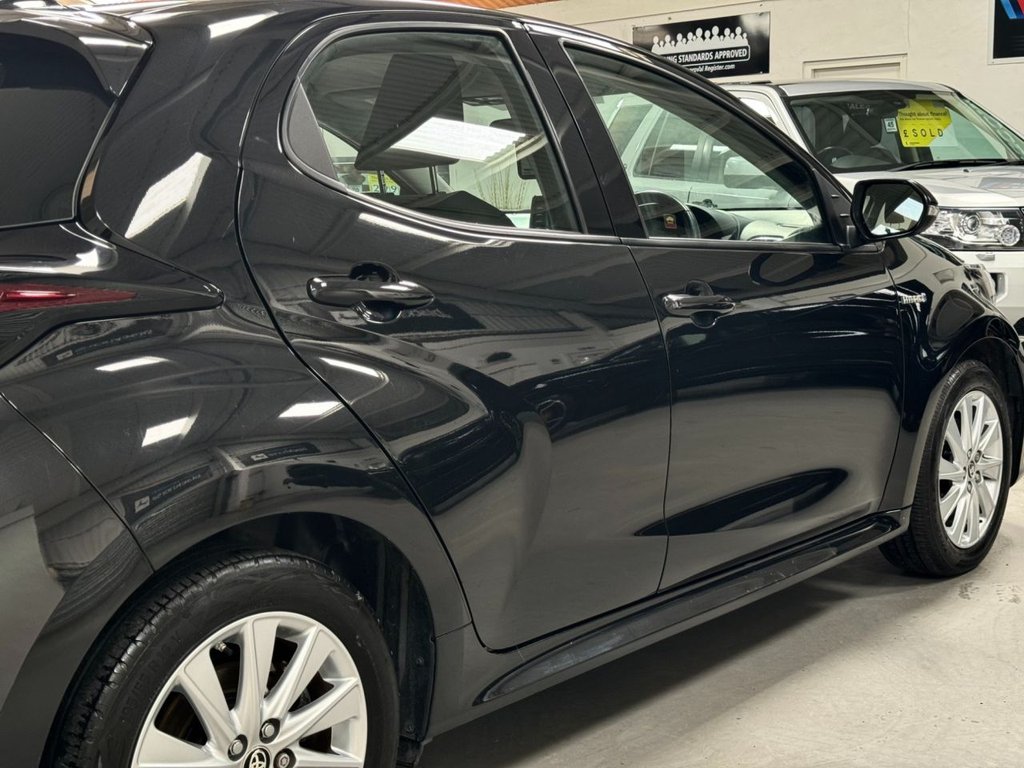 USED 2021 21 TOYOTA YARIS 1.5 ICON FHEV 5d 114 BHP REVERSE CAMERA+APPLE CAR PLAY